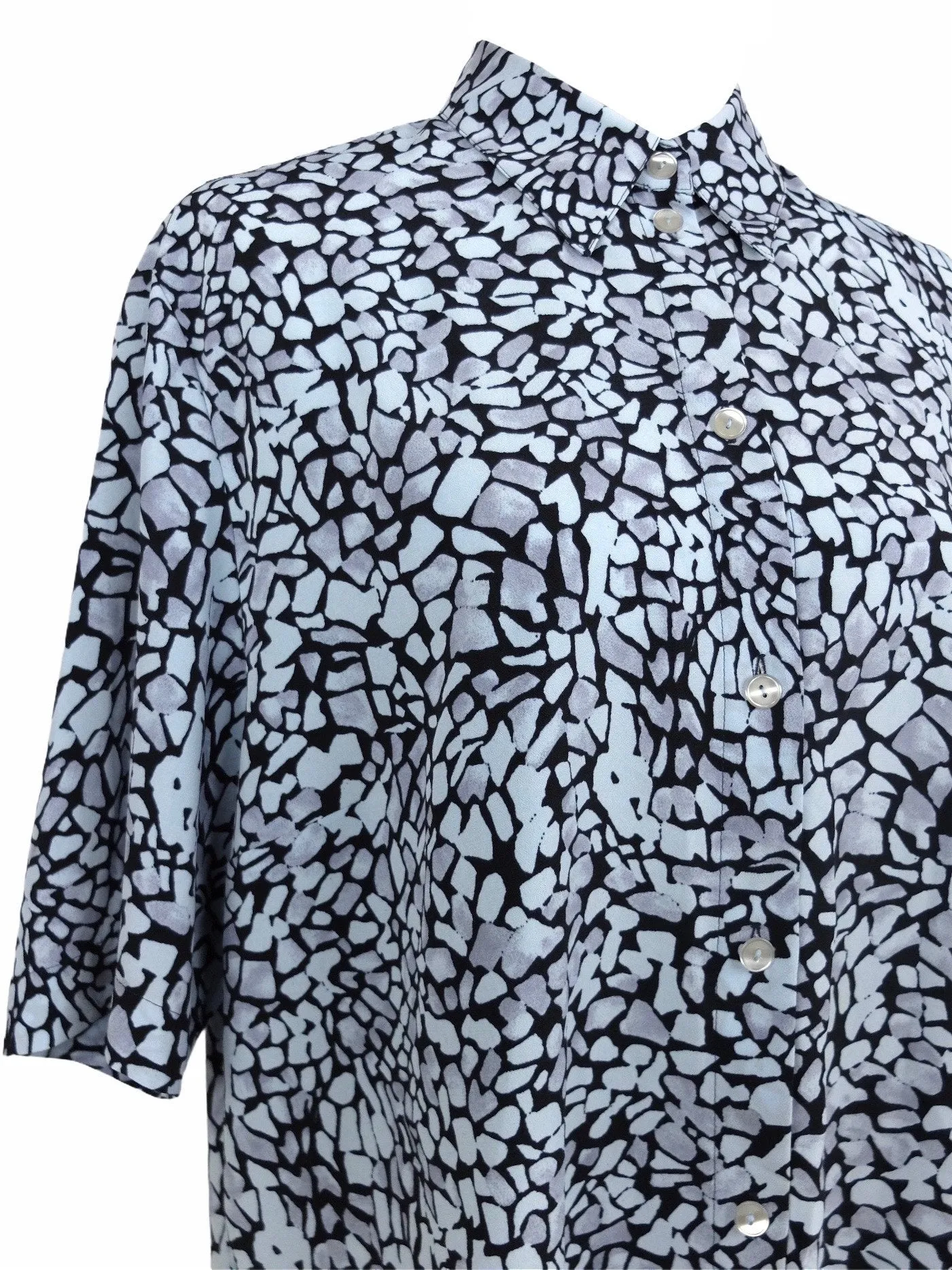 Vintage 80s Abstract Bohemian Festival Style Blue Animal Print Collared Half Sleeve Button Up Shirt